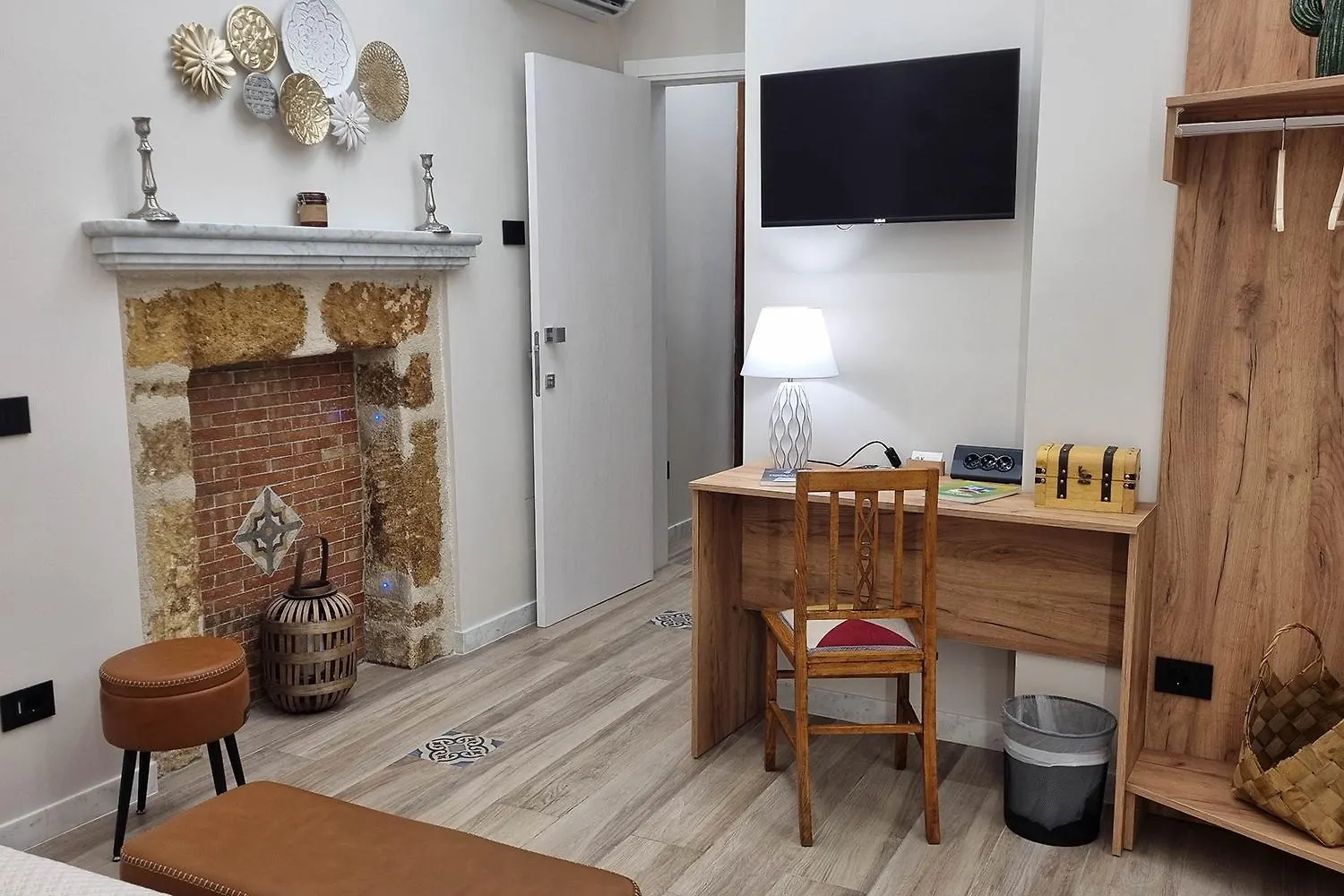 Le Tre Ninfe Cinisi Bed & Breakfast 0*,
